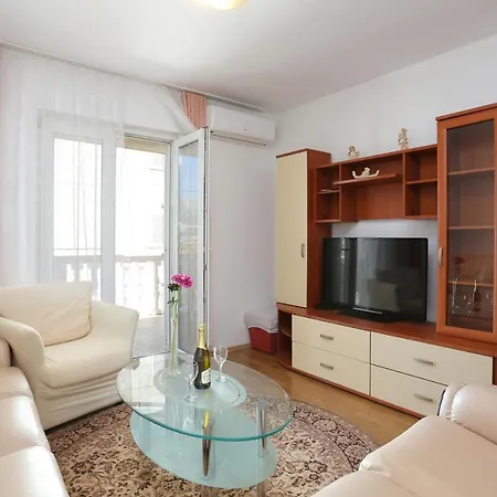 Apartamento Family-friendly With Swimming Pool - 21026 *