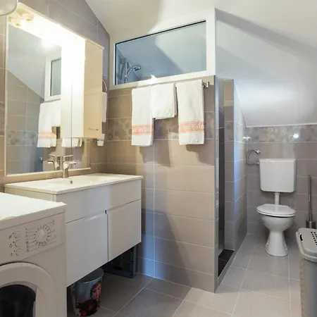 Family-friendly With Swimming Pool - 21026 Apartamento Split