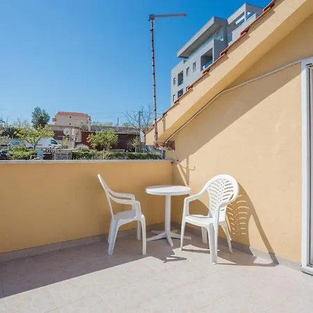 Apartamento Family Friendly With A Swimming Pool - 21026 Split