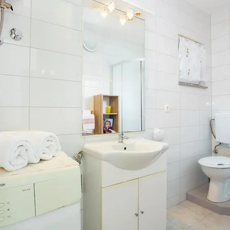 Apartamento Family Friendly With A Swimming Pool - 21026