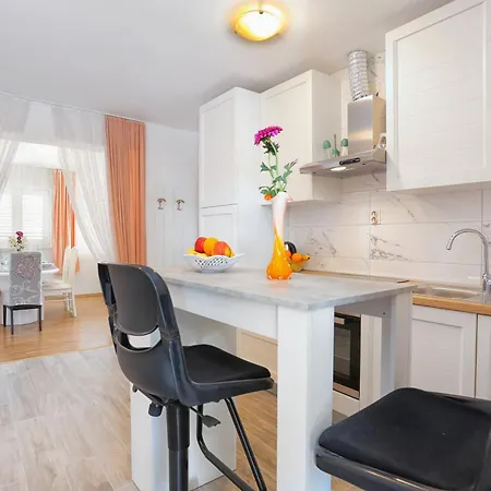Apartamento Family Friendly With A Swimming Pool - 21026 *