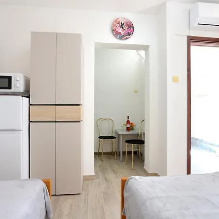 Family Friendly With A Swimming Pool - 21026 Apartamento Split