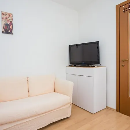 Family Friendly With A Swimming Pool - 21026 Apartamento