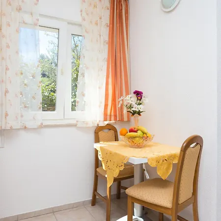 Apartamento Family Friendly With A Swimming Pool - 21026 *